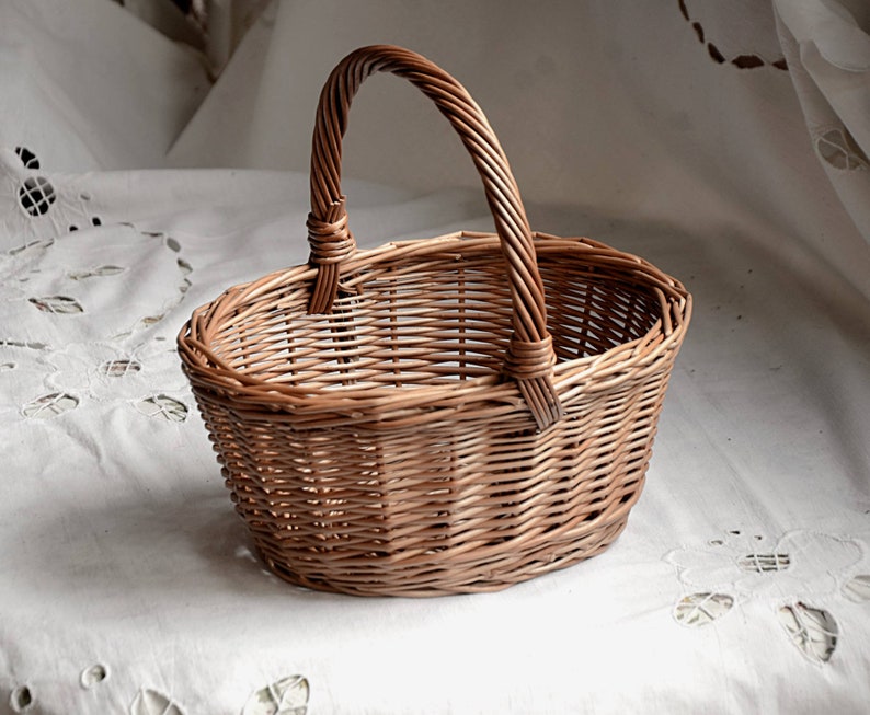 Belle Basket Small Oval Basket Rustic Wedding Basket Beauty Etsy