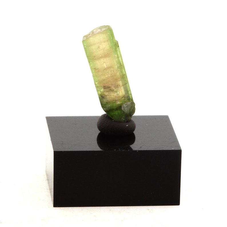 Paprok Nuristan 4.70 ct Afghanistan Mineral stone raw mineral specimen Polychrome tourmaline