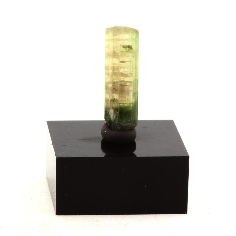 Paprok Nuristan 4.70 ct Afghanistan Mineral stone raw mineral specimen Polychrome tourmaline