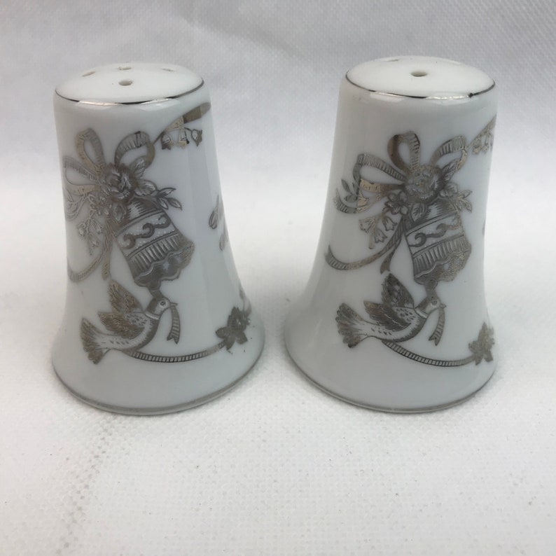 Lefton Silver 25th Wedding Anniversary Salt /& Pepper Shakers 03104
