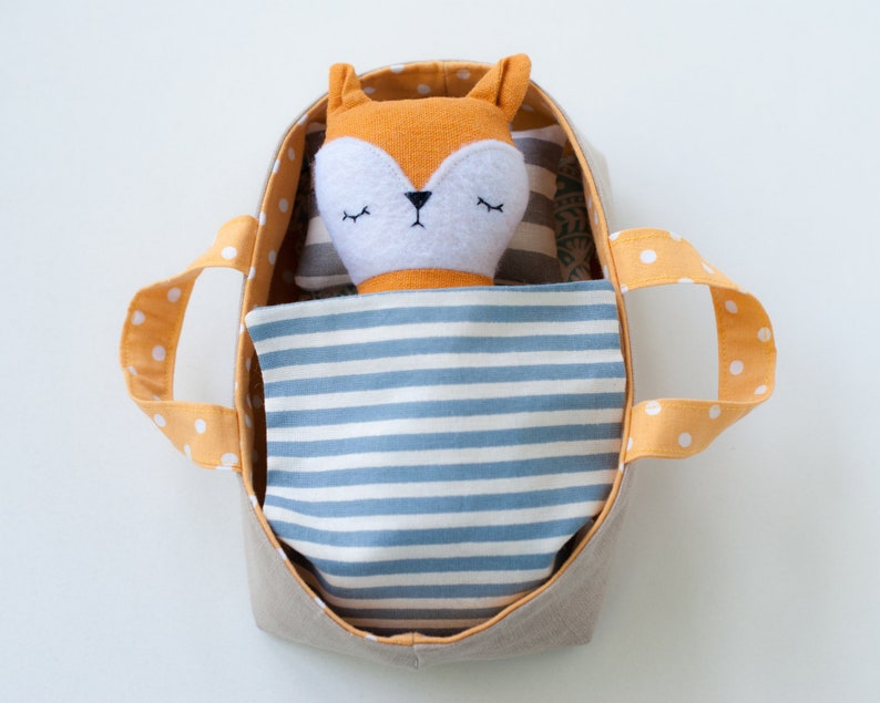 PDF animals sewing pattern stuffed toy tutorial Sleeping Basket for dolls Bedding set Play Set Doll carrier Travel Bed beginner sewing toys