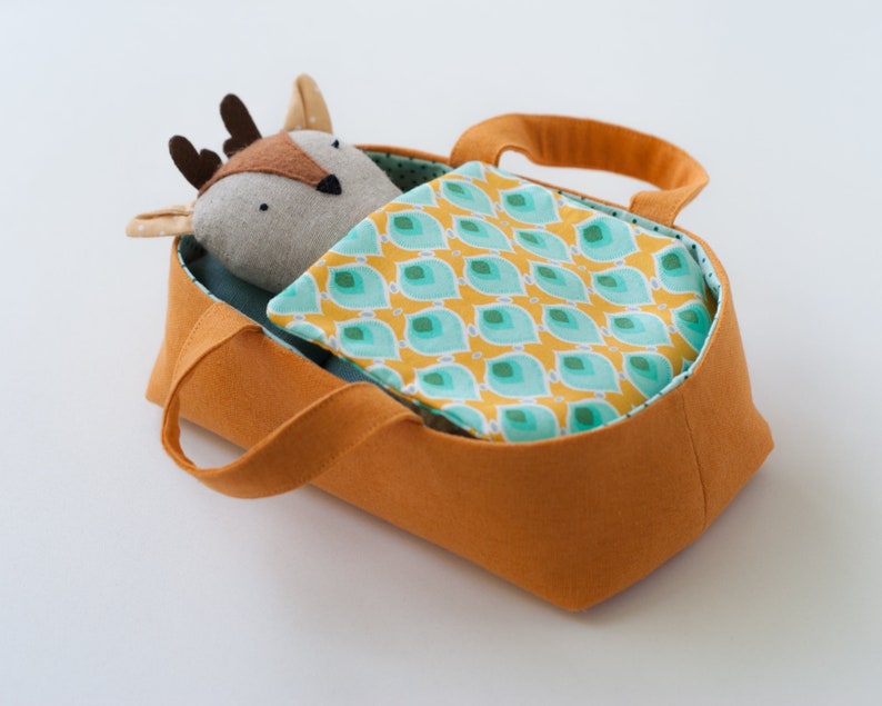 PDF animals sewing pattern stuffed toy tutorial Sleeping Basket for dolls Bedding set Play Set Doll carrier Travel Bed beginner sewing toys