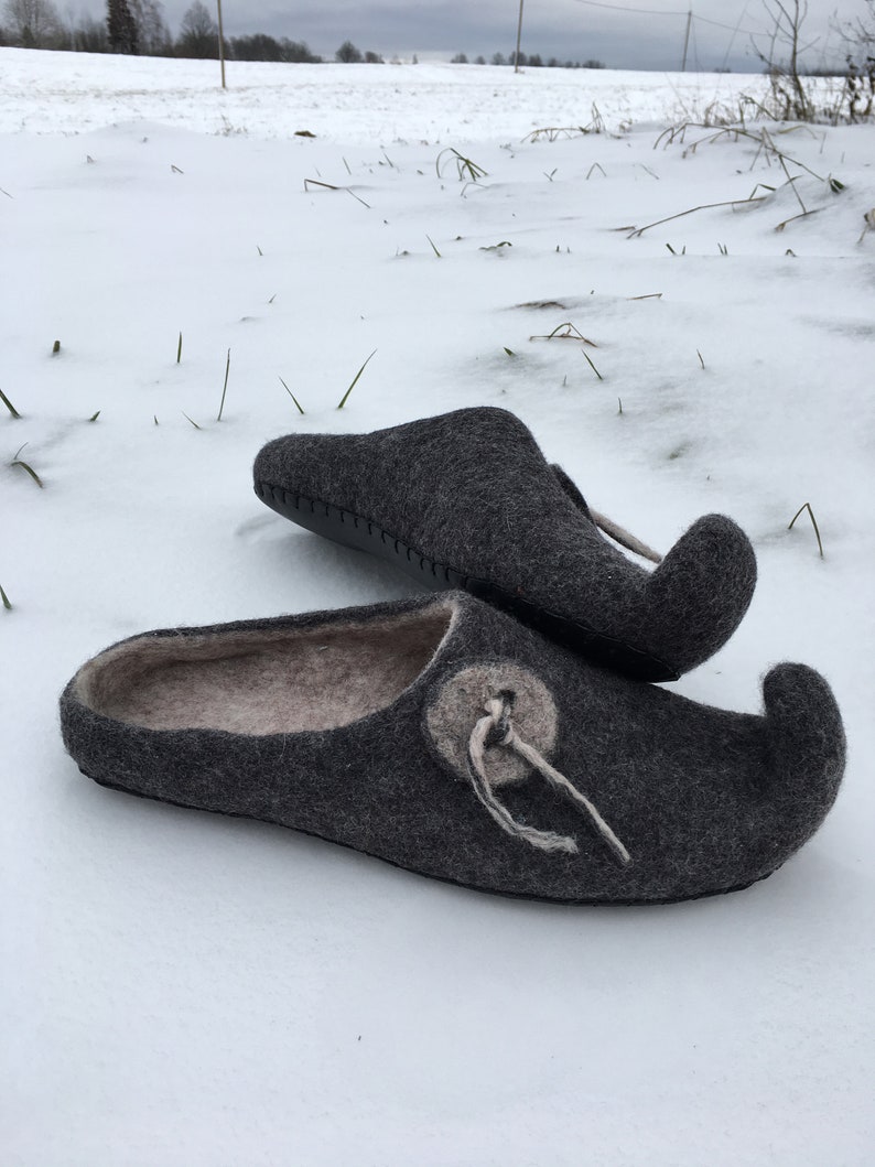 Men's elf slippers. Felted of dark wool. A good gift for a Etsy