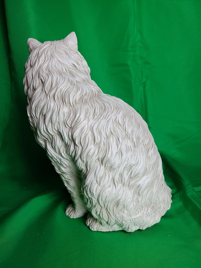 white persian cat statue