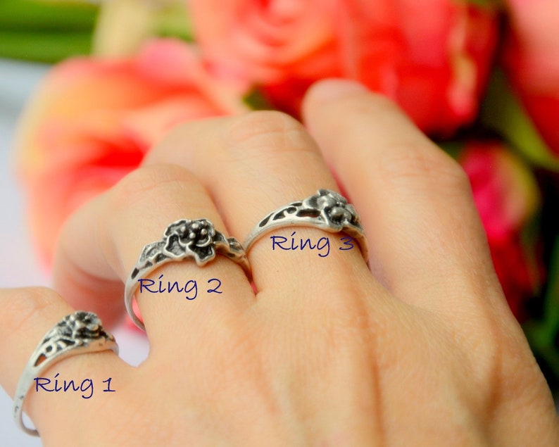 Romantic silver Ring Small flower boho ring Petite thin rose ring Rose engraved Ring,3D engraved bud rose bouquet ring daisy wrap ring