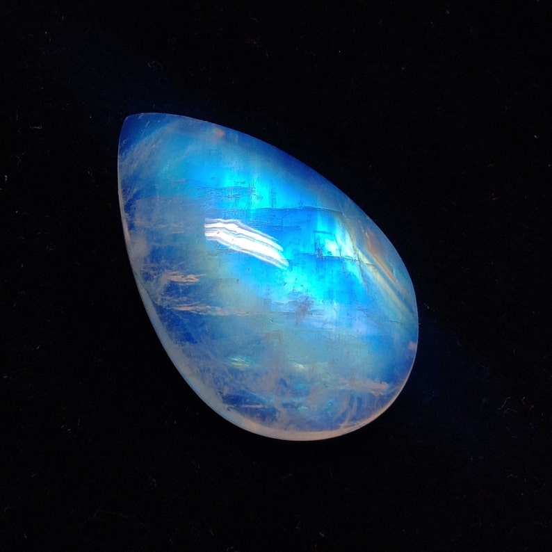 33.95ct Top Quality Blue Fire Natural Rainbow Moonstone Cabochon,Pear Shape Moonstone Gemstone,Blue Fire Moonstone,Best for jewelry use.