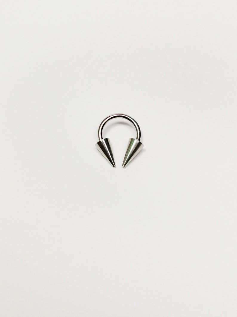 16g Horseshoe Titanium Hypoallergenic barbell Silver color 1.2mm 16g long spikes Circular barbell Free shipping women