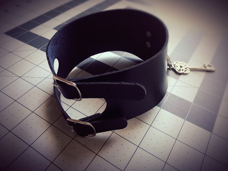 Black BDSM Cuff Collar A Kitten Play Collar DDLG or Submissive Collar Tall O Ring Key Sub Collar or Dominatrix Gift as a Slave Collar