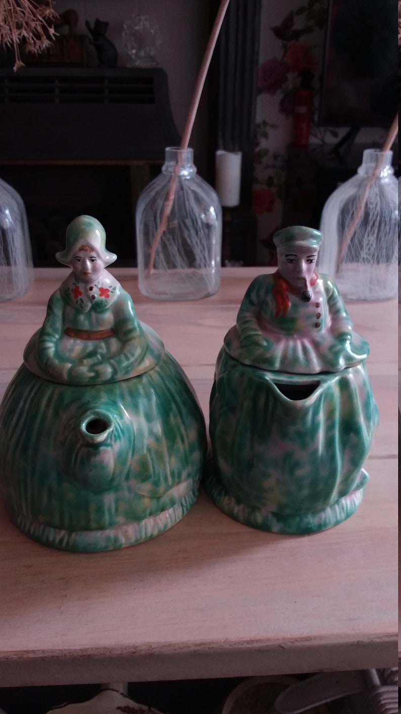 Vintage Arthur Wood teapot,Dutch Lady And Dutch Sailor