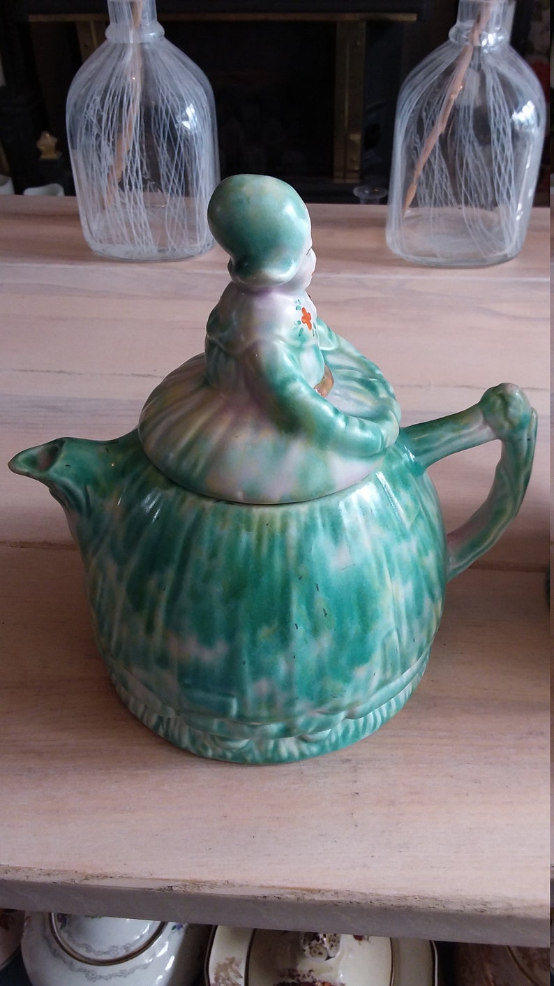 Vintage Arthur Wood teapot,Dutch Lady And Dutch Sailor