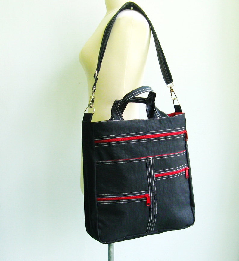 water resistant tote bag with zipper