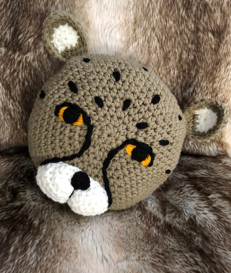 children pillow Crochet Cheetah pillow,handmade cheetah pillow,animal pillow,zoo billow