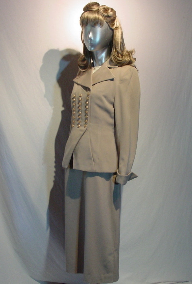 1940s style ladies suits