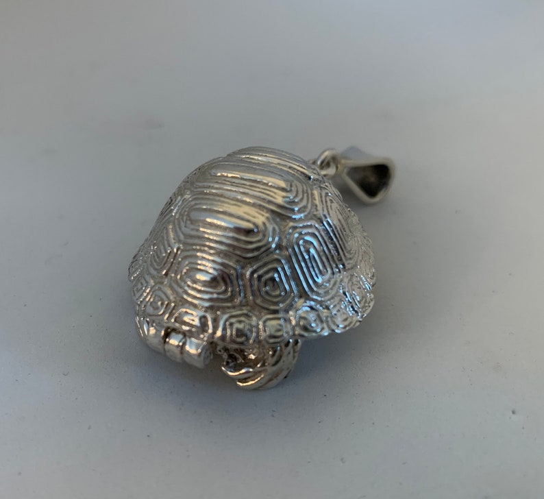 Turtle Silver Secret COMPARTMENT CLIP Stash Box Pendant