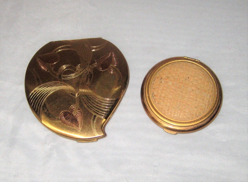 Pair of Vintage brass powder compacts Elgin American heart | Etsy