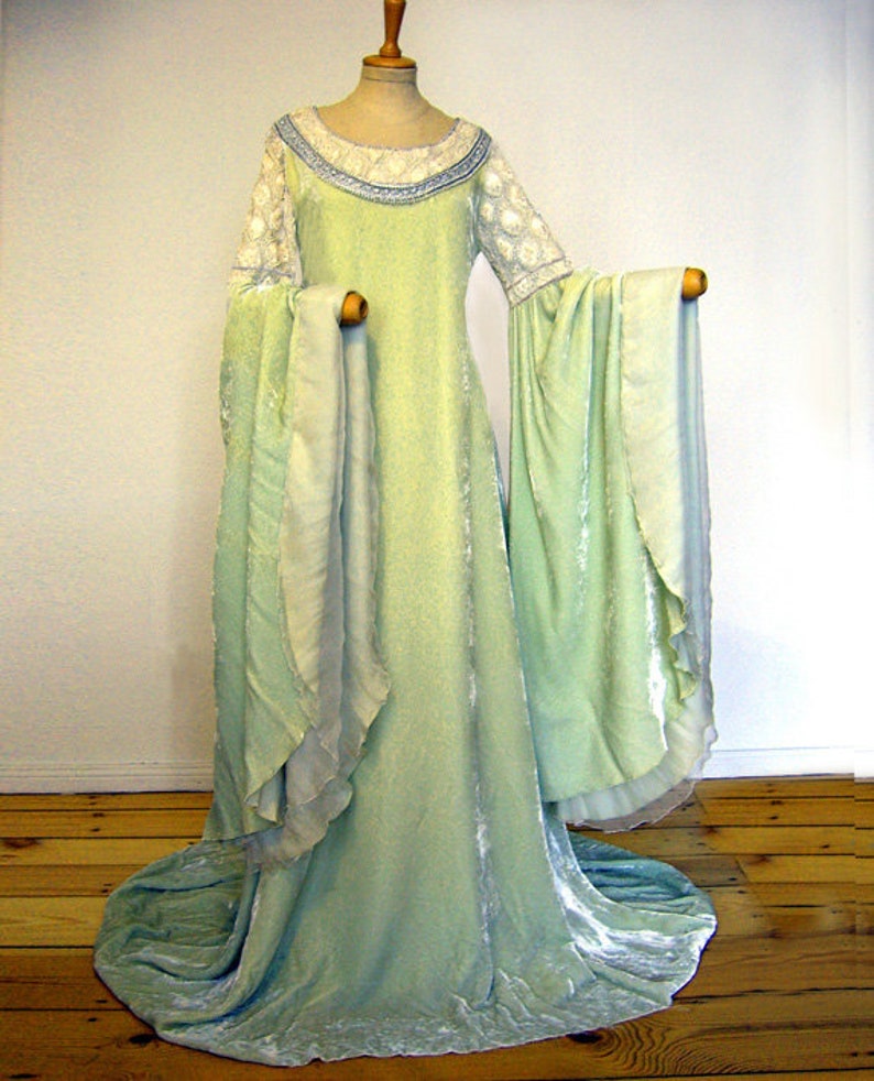 Arwen Dress Wedding Dress Coronation Dress Lord of the Rings Etsy